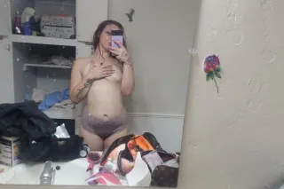 Cute curves, stright to the po... - Image 4